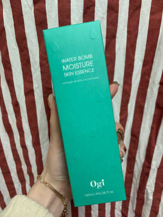 오지아이 워터 밤 모이스처 스킨 에센스 180ml — 5점을 준 리뷰어가 2019년 12월 올린 사용 사진