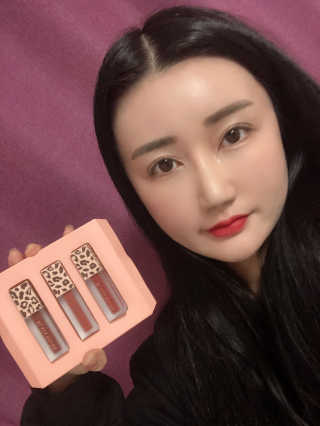 [블랙루즈] 에어 핏 벨벳 미니 키트4 — 4점을 준 리뷰어가 2019년 11월 올린 사용 사진