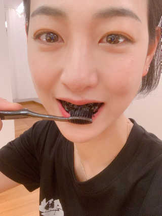 the naked object 디블랙팩치약 디블랙칫솔 세트 — 5점을 준 리뷰어가 2020년 1월 올린 사용 사진