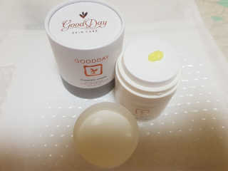 GoodDay Skincare GoodDay 강황크림 50g — 5점을 준 리뷰어가 2019년 12월 올린 사용 사진