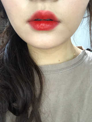 릴리바이레드 쥬시라이어 워터틴트 02 체리 크러쉬인 척 — 4점을 준 리뷰어가 2020년 3월 올린 사용 사진