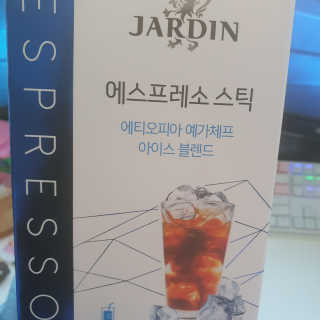 (주)쟈뎅 [쟈뎅] 에스프레소스틱 아이스블렌드 — 5점을 준 리뷰어가 2019년 5월 올린 사용 사진