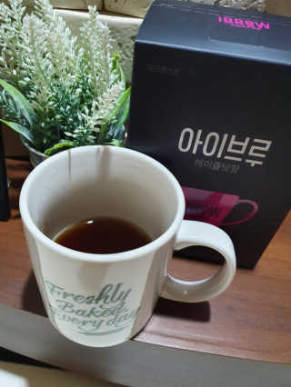 한국맥널티 아이브루 헤이즐넛향 100T — 5점을 준 리뷰어가 2019년 11월 올린 사용 사진