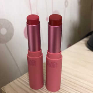[블랙루즈] 로즈 벨벳 립스틱 택1+랜덤1 — 3.5점을 준 리뷰어가 2019년 1월 올린 사용 사진