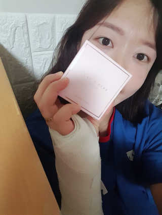밀키드레스 바비메이크 베일 쿠션 — 4.5점을 준 리뷰어가 2018년 5월 올린 사용 사진