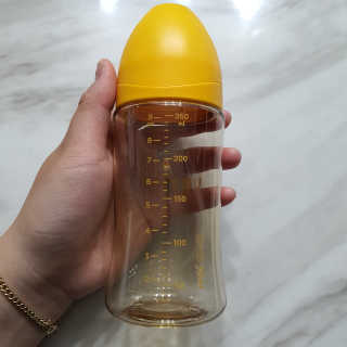 유비맘 PPSU 젖병 노꼭지_260ml_컬러 랜덤 발송 — 5점을 준 리뷰어가 2020년 3월 올린 사용 사진