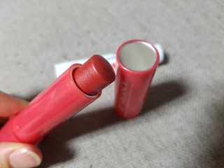 블리스텍스 립 릴리프 크림 립밤, 립 바이브런스 립밤 — 5점을 준 리뷰어가 2018년 11월 올린 사용 사진