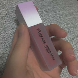 터치인솔 프리티필터 쉬폰 벨벳 립틴트 — 3.5점을 준 리뷰어가 2018년 10월 올린 사용 사진