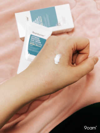 리얼베리어 익스트림 모이스처 선크림 SPF50+ PA++++ — 4.33점을 준 리뷰어가 2018년 4월 올린 사용 사진