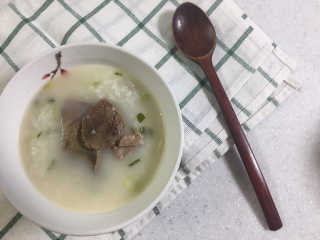 [풀무원] 사골곰탕국밥 황태해장국밥 — 4.83점을 준 리뷰어가 2018년 6월 올린 사용 사진
