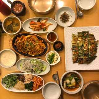 청국장과 보리밥 [청국장과보리밥] 두루치기 쌈정식or수육정식 中 택 1 — 5점을 준 리뷰어가 2018년 12월 올린 사용 사진