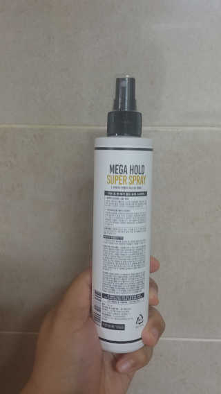 다슈코리아 다슈 포 맨 프리미엄 메가 홀드 슈퍼 스프레이 250ml — 5점을 준 리뷰어가 2019년 3월 올린 사용 사진