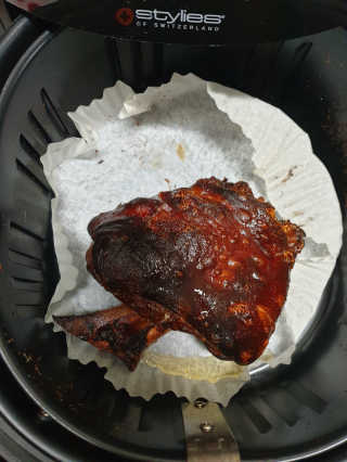 행복먹거리공작소 맥족. 맥주에 빠진 족발 550g + 마늘소스 70g — 5점을 준 리뷰어가 2020년 3월 올린 사용 사진