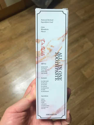 큐어스크립트 닥터폴스 치약 라임만다린향 — 4.5점을 준 리뷰어가 2018년 5월 올린 사용 사진