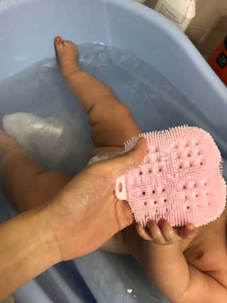 비비또 실리콘 베이비 타월 — 4점을 준 리뷰어가 2019년 7월 올린 사용 사진