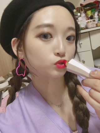 아가타 [AGATHA] 프리미에르 립스틱 — 4.67점을 준 리뷰어가 2018년 5월 올린 사용 사진