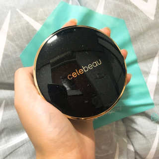 셀레뷰 블랙 세럼 팩트 — 3.33점을 준 리뷰어가 2017년 9월 올린 사용 사진