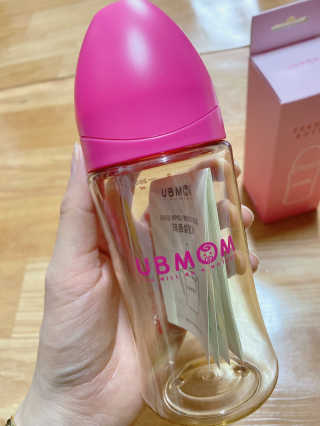 유비맘 PPSU 젖병 노꼭지_260ml_컬러 랜덤 발송 — 4점을 준 리뷰어가 2020년 2월 올린 사용 사진
