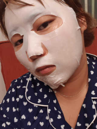 GARANG GARANG 피오니 룻 모이스처라이징 앤 수딩 마스크팩 — 5점을 준 리뷰어가 2019년 8월 올린 사용 사진