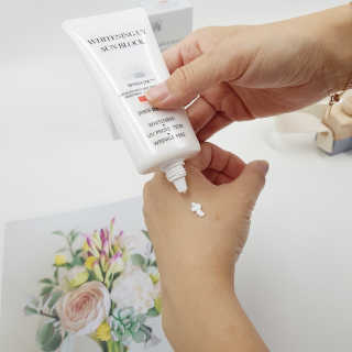지고트 화이트닝 유브이 썬블럭 크림 70ml,1+1 — 5점을 준 리뷰어가 2019년 7월 올린 사용 사진