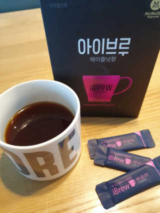 한국맥널티 아이브루 헤이즐넛향 100T — 4점을 준 리뷰어가 2019년 10월 올린 사용 사진