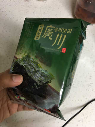 광천우리맛김 한봉지 2~3인분, 아삭하고 향긋한 우리파래식탁김28매 — 4.5점을 준 리뷰어가 2018년 4월 올린 사용 사진