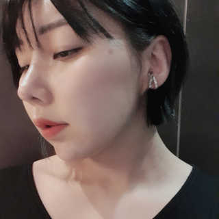 키픔 ETERNAL earcuff_이터널 이어커프 — 5점을 준 리뷰어가 2020년 2월 올린 사용 사진
