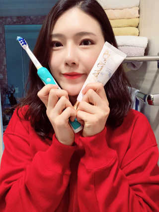 큐어스크립트 닥터폴스 치약 라임만다린향 — 5점을 준 리뷰어가 2018년 5월 올린 사용 사진