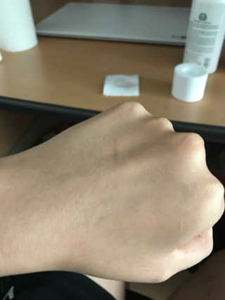 이솔화장품 이솔 세범 리스 포어 토너 200ml — 4.17점을 준 리뷰어가 2018년 8월 올린 사용 사진