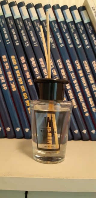 더블유드레스룸 퍼퓸 디퓨저 70ml — 2점을 준 리뷰어가 2018년 6월 올린 사용 사진