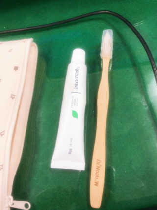 닥터노아 칫솔치약 휴대용 세트 — 5점을 준 리뷰어가 2019년 11월 올린 사용 사진