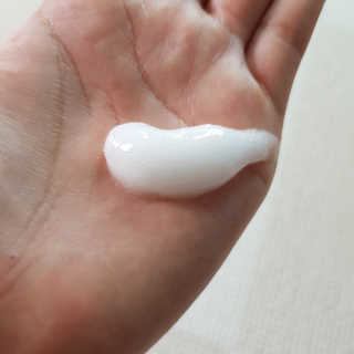 보타미안  엔젤모링가 아쿠아베리어 팩 — 5점을 준 리뷰어가 2018년 5월 올린 사용 사진