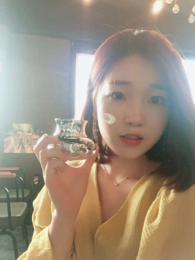 에잇콤플렉스 워터드롭 화이트 크림 리뷰 사진