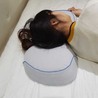 아임슬리핑 프리넥 참편한 메모리폼 경추베개 — 5점을 준 리뷰어가 2020년 1월 올린 사용 사진