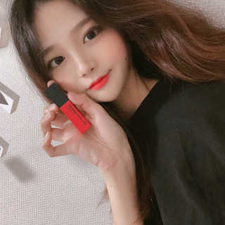 우드버리 울트라 에이치디 스무디 벨벳 틴트 — 5점을 준 리뷰어가 2019년 6월 올린 사용 사진