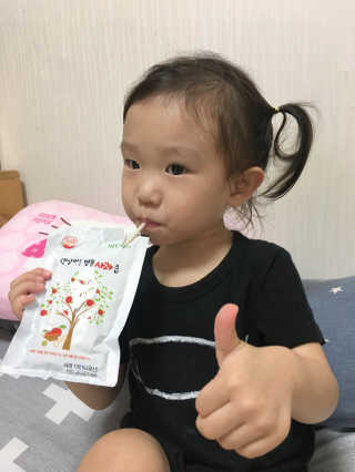 착즙하는 남자 햇살담은 명품 사과즙10포 배도라지즙 10포 — 5점을 준 리뷰어가 2018년 9월 올린 사용 사진