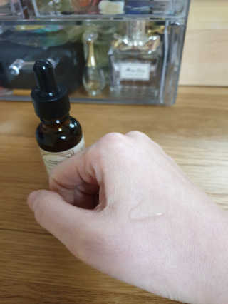 [스킨큐어] 산다화 비타민C 화이트닝 에센스 30ml — 5점을 준 리뷰어가 2020년 3월 올린 사용 사진