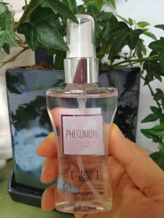 레드컨테이너 페로몬향 퍼퓸 바디미스트 80ml — 5점을 준 리뷰어가 2020년 1월 올린 사용 사진