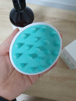 달리프 베러 퍼퓸 샴푸 1000ml 레이니데이 or 일랑로즈 — 5점을 준 리뷰어가 2020년 1월 올린 사용 사진