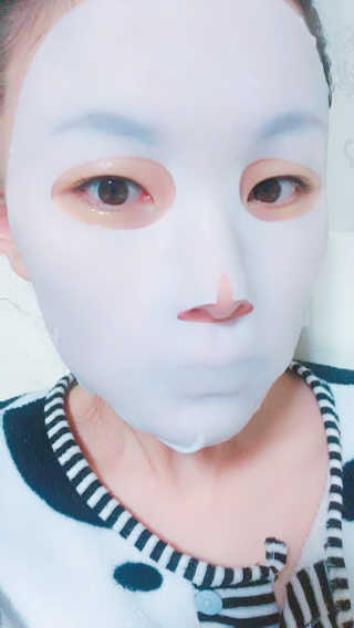 23years old 코쿤 윌로우 실키 마스크 — 4.5점을 준 리뷰어가 2018년 3월 올린 사용 사진