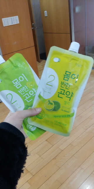 몸반곤 몸이반한 이중 곤약젤리 저칼로리4종_총8파우치 — 5점을 준 리뷰어가 2019년 3월 올린 사용 사진