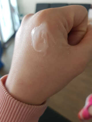 최윤하스텔라 최윤하 만물상 올인원 만능크림 — 4점을 준 리뷰어가 2019년 4월 올린 사용 사진