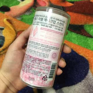 잇툴즈 마블 메이크업 스펀지 — 2.5점을 준 리뷰어가 2017년 2월 올린 사용 사진