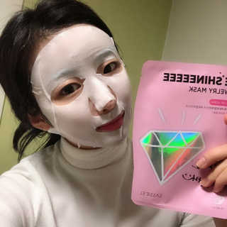 라씨엘르 비 샤인 쥬얼리 마스크 톤업광채 — 4.5점을 준 리뷰어가 2019년 3월 올린 사용 사진