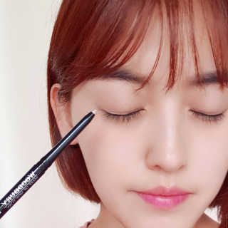 우드버리 엑스트라아시아 오토 아이라이너 — 5점을 준 리뷰어가 2019년 3월 올린 사용 사진