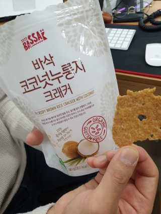 BASSAK 바삭 유기농 현미 누룽지 크래커 3종 — 4.5점을 준 리뷰어가 2019년 10월 올린 사용 사진