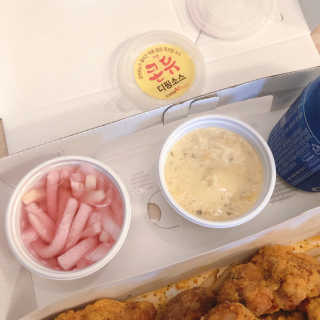 목우촌 또래오래 또래오래  콘듀치킨 — 5점을 준 리뷰어가 2019년 4월 올린 사용 사진