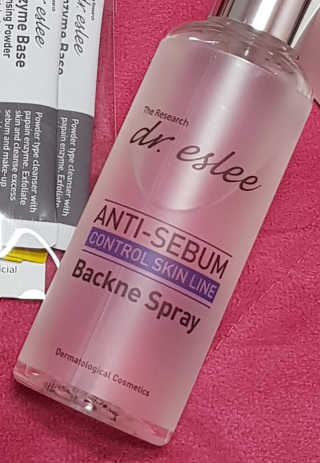 dr.eslee 안티세범 백크네 스프레이 — 5점을 준 리뷰어가 2019년 4월 올린 사용 사진