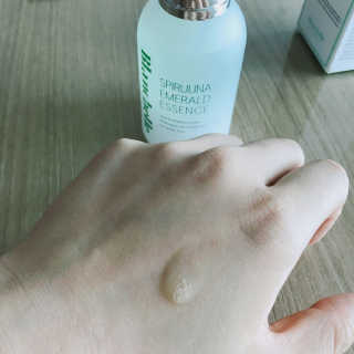 블랑벨 스피루리나 에메랄드 에센스 — 3.17점을 준 리뷰어가 2018년 3월 올린 사용 사진