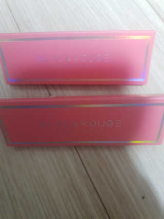 [블랙루즈] 로즈 벨벳 립스틱 택1+랜덤1 — 5점을 준 리뷰어가 2019년 1월 올린 사용 사진